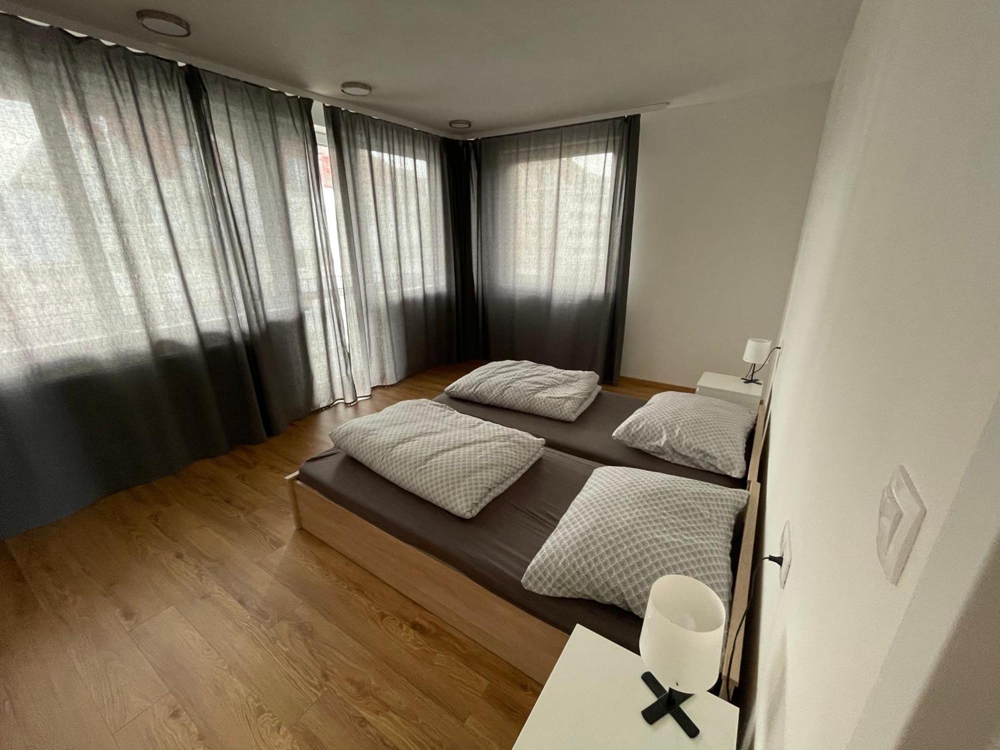 班斯卡-比斯特里察New Flat With A Mountain View, Garage Parking公寓 外观 照片